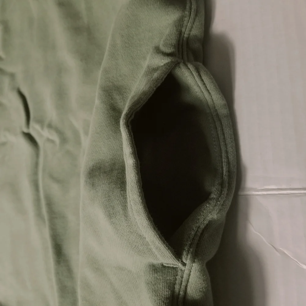 J. CREW LIGHT SAGE GREEN MEN'S PULLOVER WITH POCKETS SIZE MEDIUM